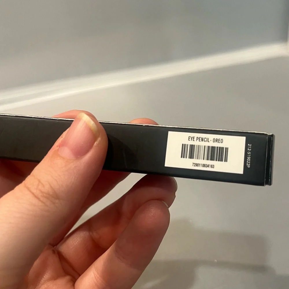 BNIB Auth IL Makiage Full-size Long Wear Eye Pencil Oreo Soft Dark Brown Ret $24